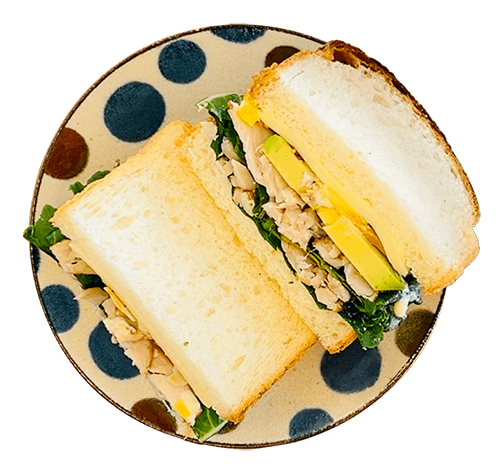 スモークチキンとアボガドチーズのサンドイッチ